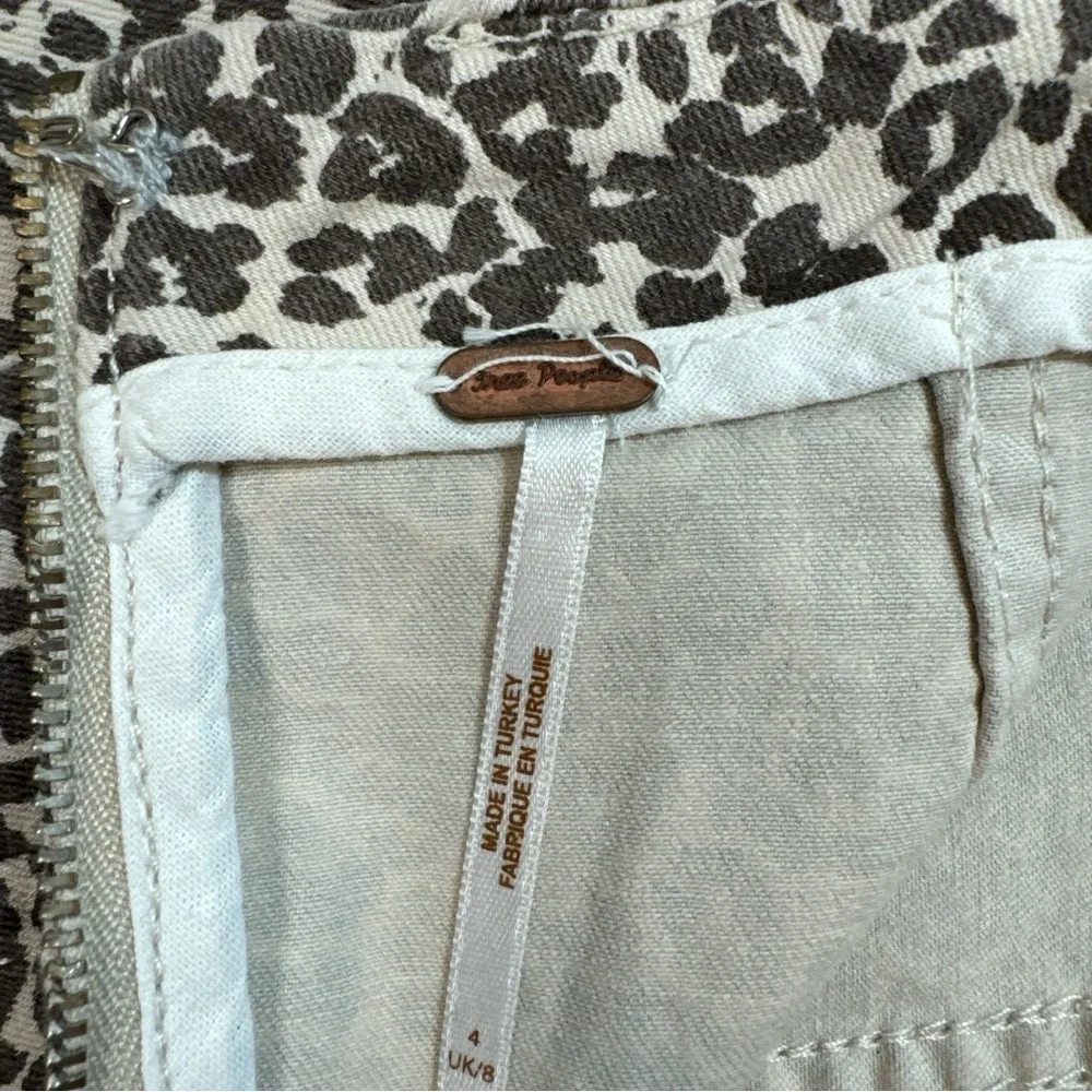 Free People Modern Femme Leopard Print Denim Zippered Mini Skirt Size 4 NWT - Picture 6 of 8